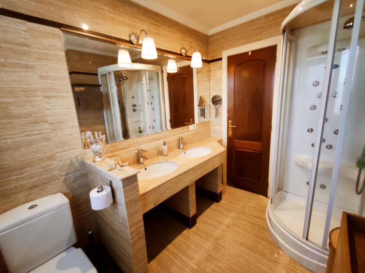 Hhc - Holidays House Compostela ซานติอาโก เด กอมโปสเตลา ภายนอก รูปภาพ